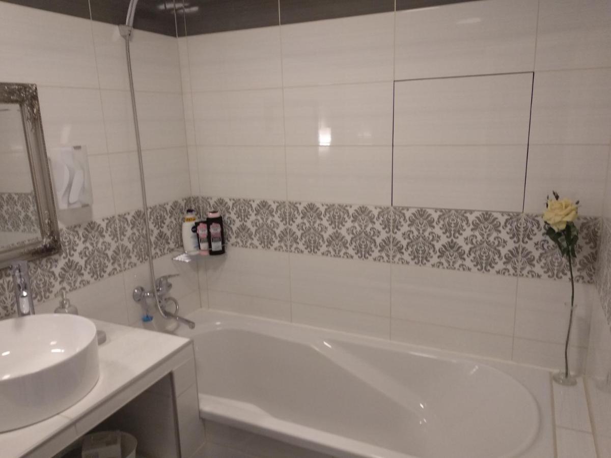 Appartment New In Center Mogilev Extérieur photo